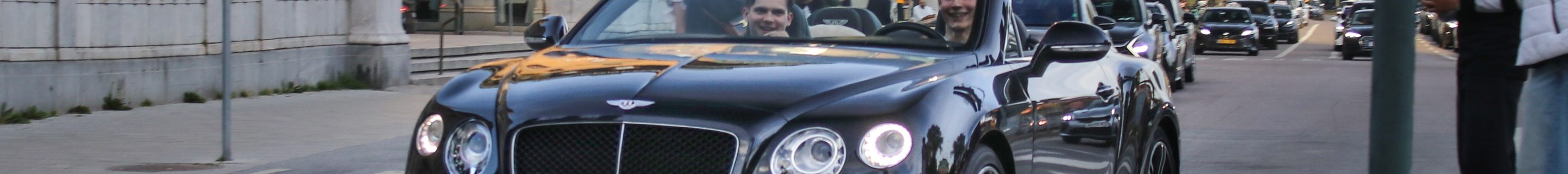 Bentley Continental GTC V8