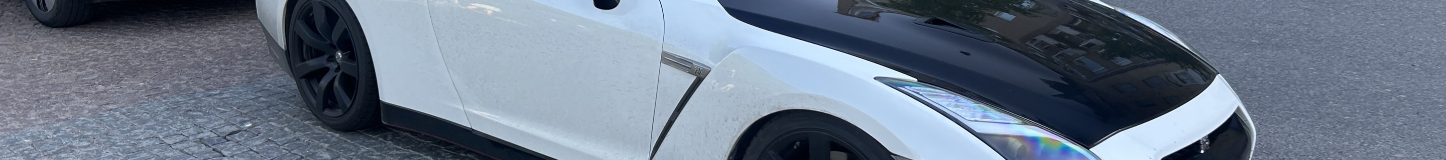 Nissan GT-R