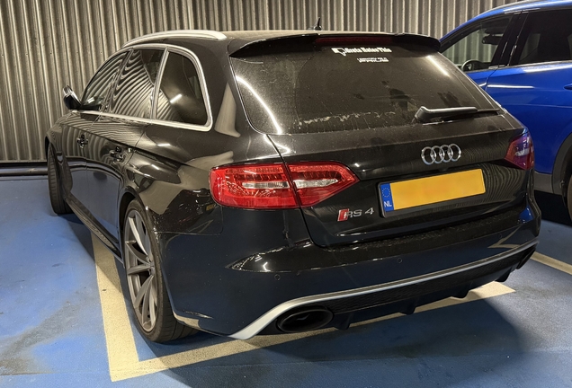 Audi RS4 Avant B8