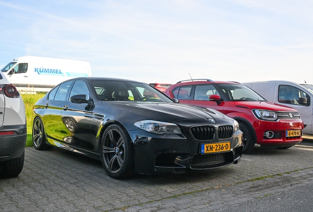 BMW M5 F10 2011