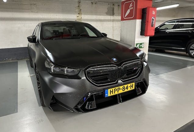 BMW M5 G90