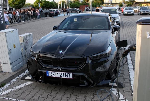 BMW M5 G90