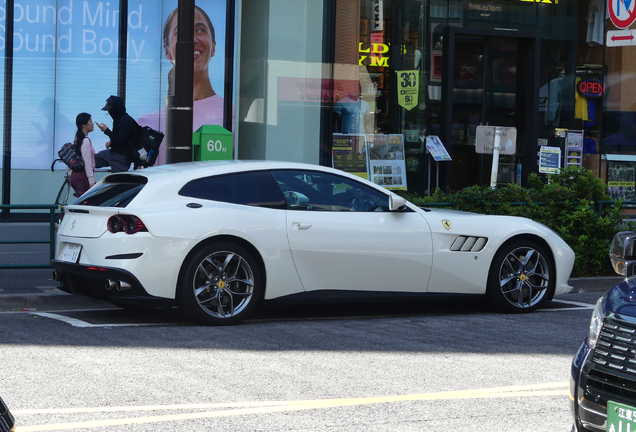 Ferrari GTC4Lusso