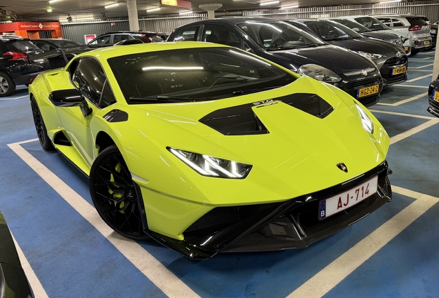 Lamborghini Huracán LP640-2 STO