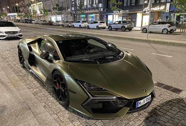 Lamborghini Revuelto