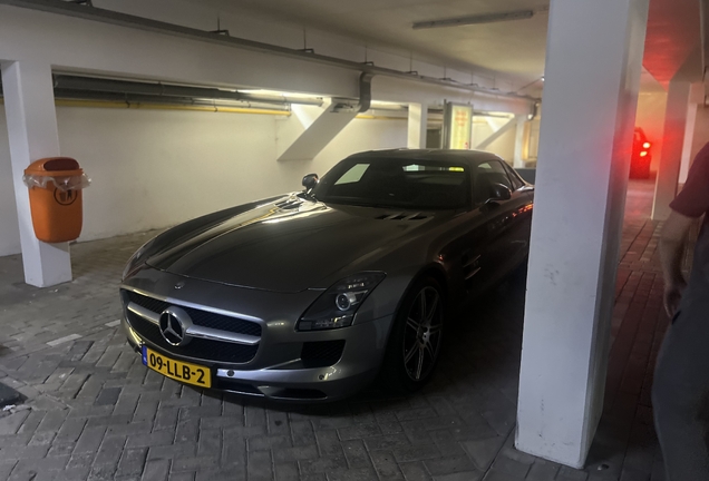 Mercedes-Benz SLS AMG