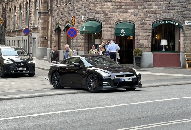 Nissan GT-R 2011