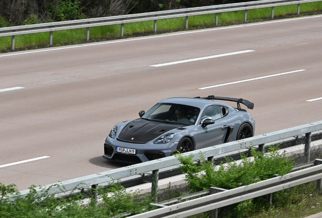 Porsche 718 Cayman GT4 RS Weissach Package