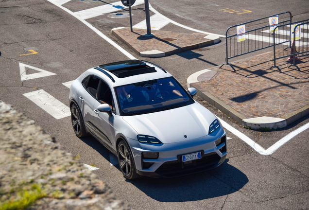 Porsche Macan EV Turbo