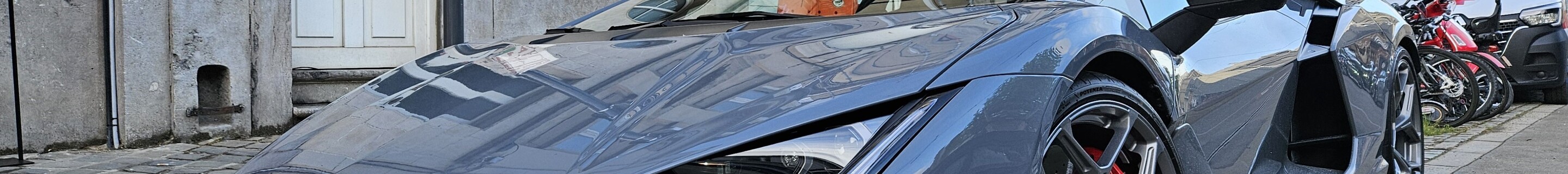 Lamborghini Revuelto