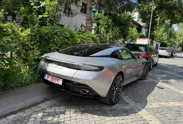 Aston Martin DB12