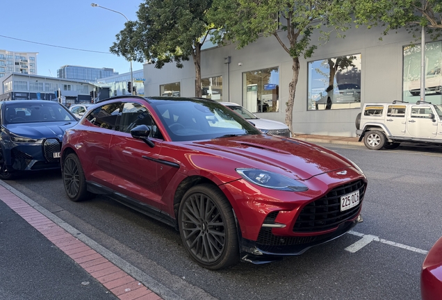 Aston Martin DBX707