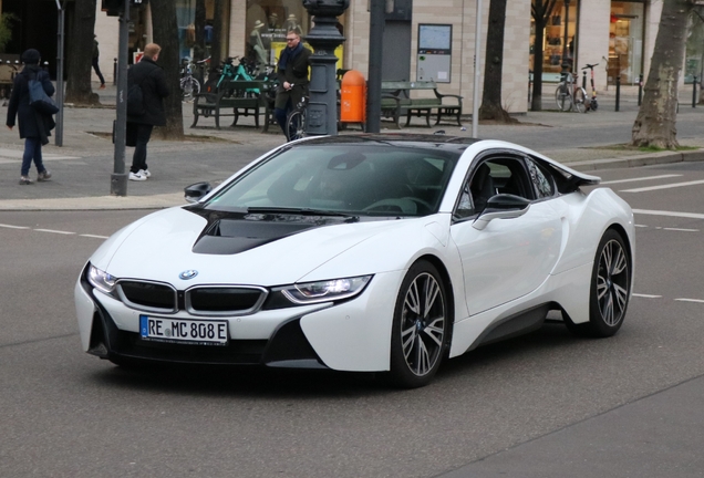BMW i8