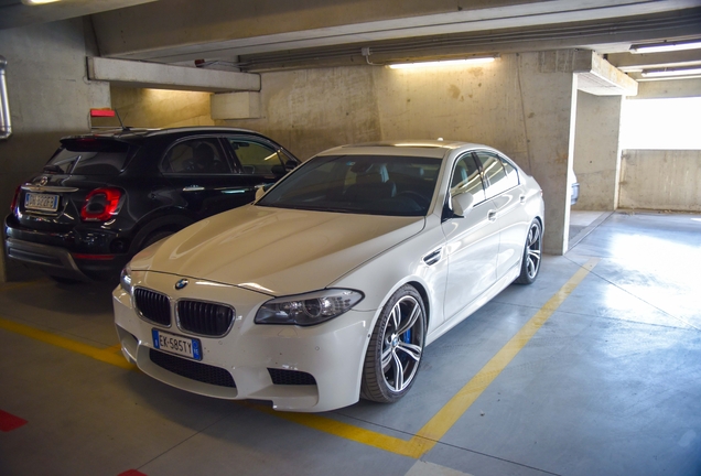 BMW M5 F10 2011