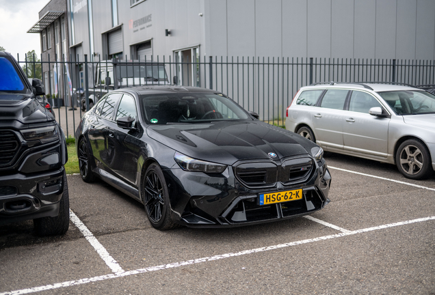 BMW M5 G90