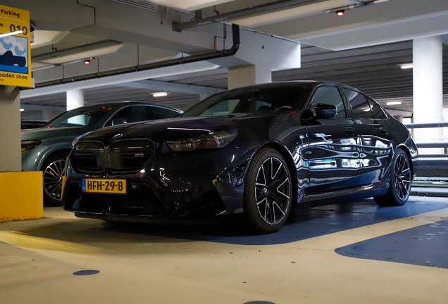 BMW M5 G90