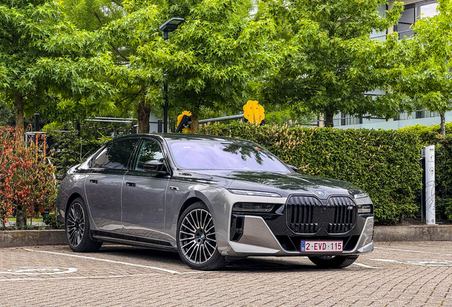 BMW M760e xDrive