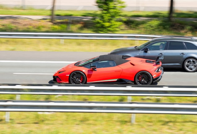Lamborghini Huracán LP640-4 Performante Spyder
