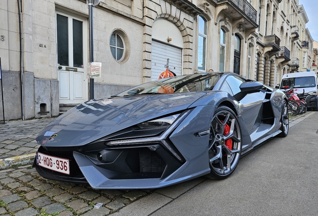 Lamborghini Revuelto