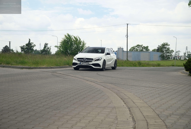 Mercedes-AMG A 45 W176 2015