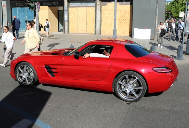Mercedes-Benz SLS AMG