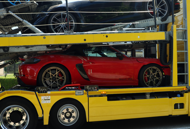 Porsche 718 Spyder RS Weissach Package