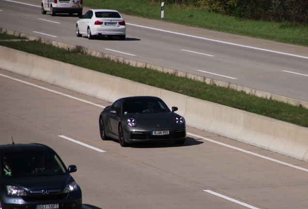 Porsche 992 Carrera 4S
