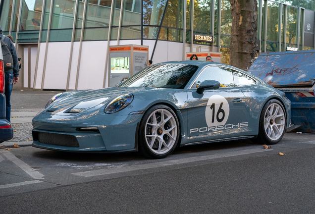 Porsche 992 S/T