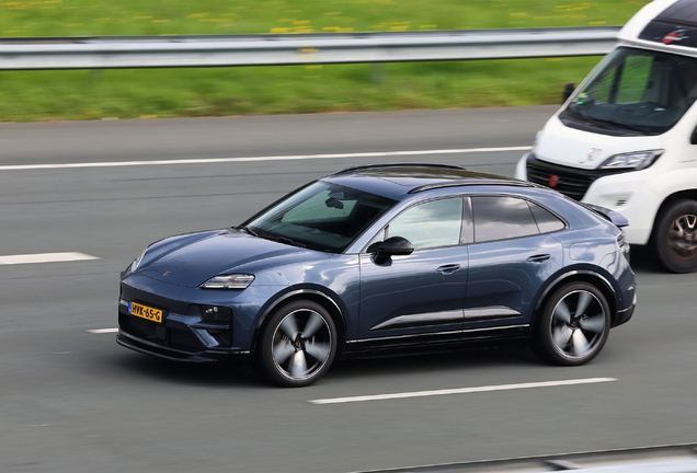 Porsche Macan EV Turbo