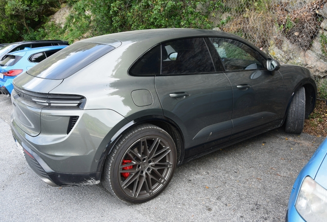 Porsche Macan EV Turbo