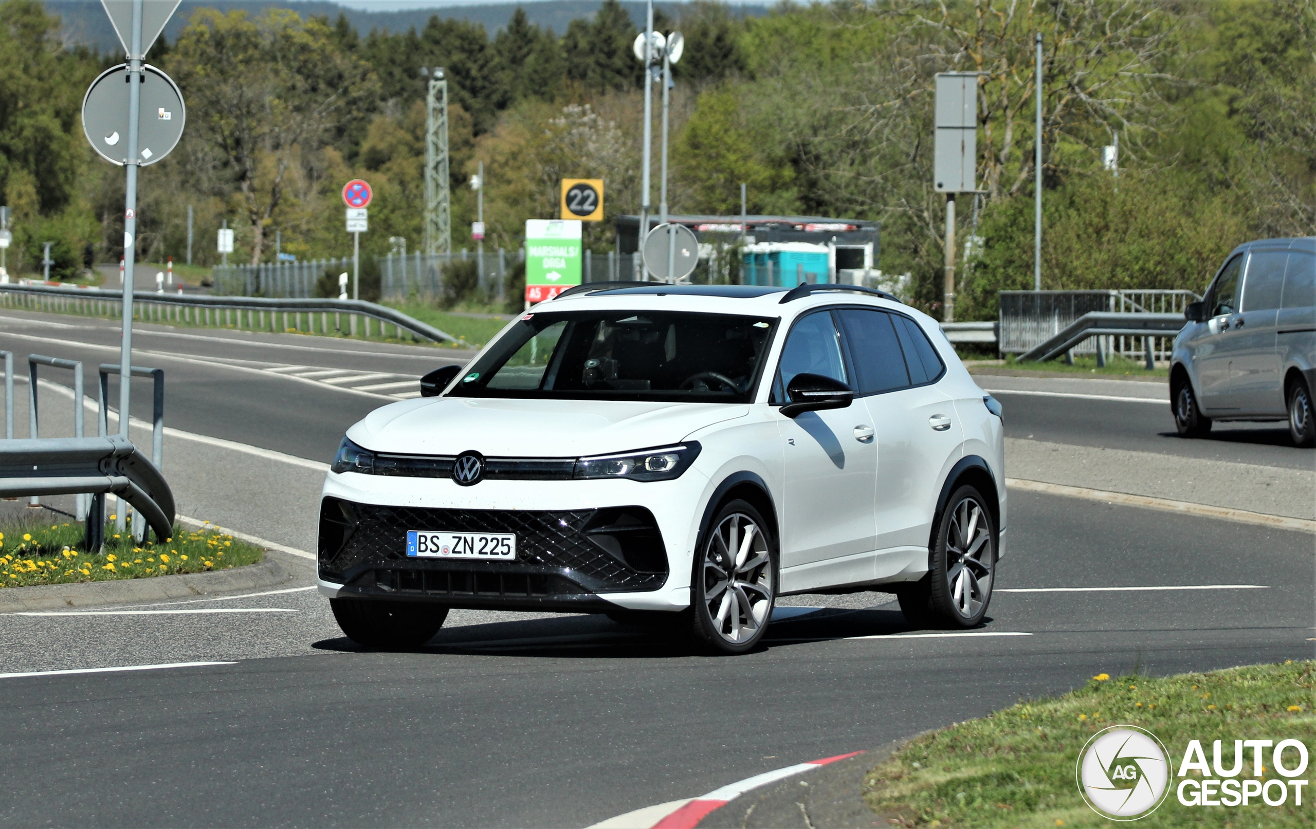 Volkswagen tiguan r 2027