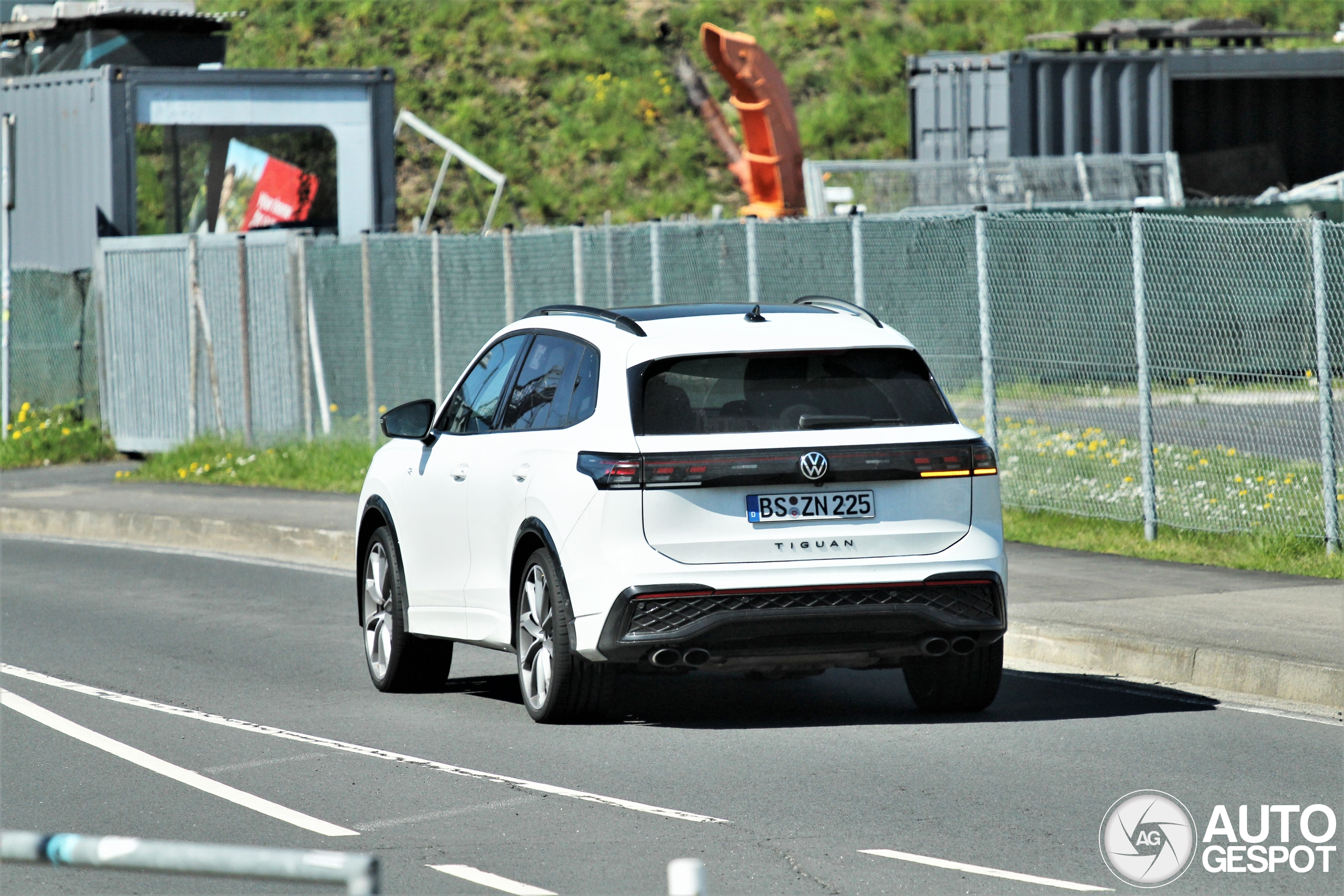 Volkswagen tiguan r 2027