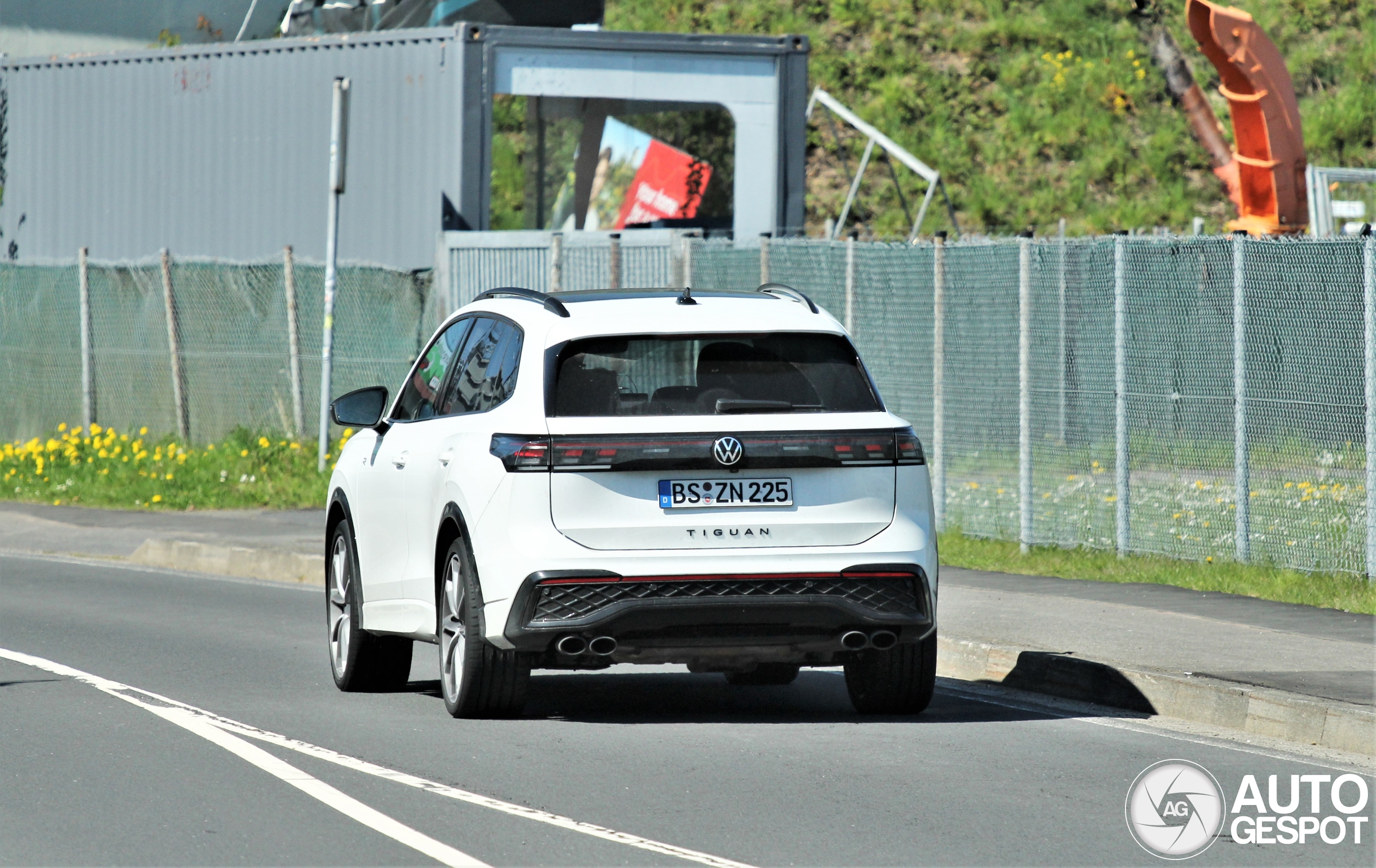 Volkswagen tiguan r 2027