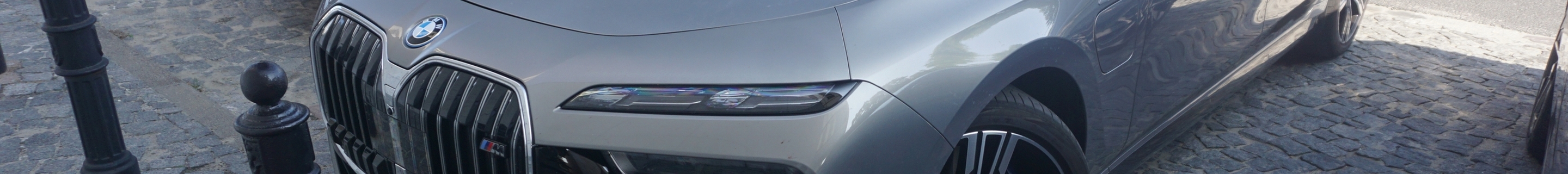 BMW M760e xDrive