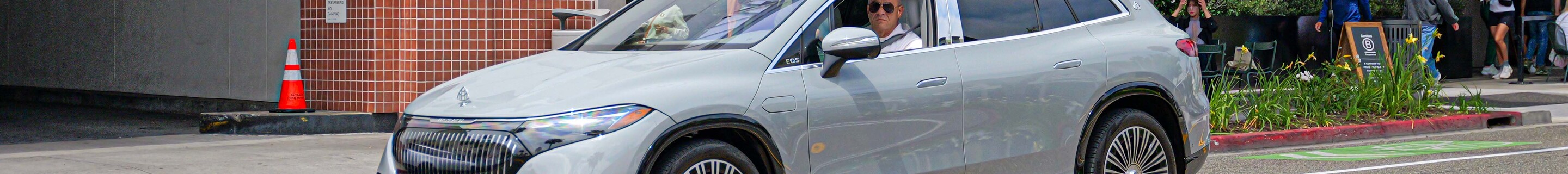 Mercedes-Maybach EQS 680 SUV