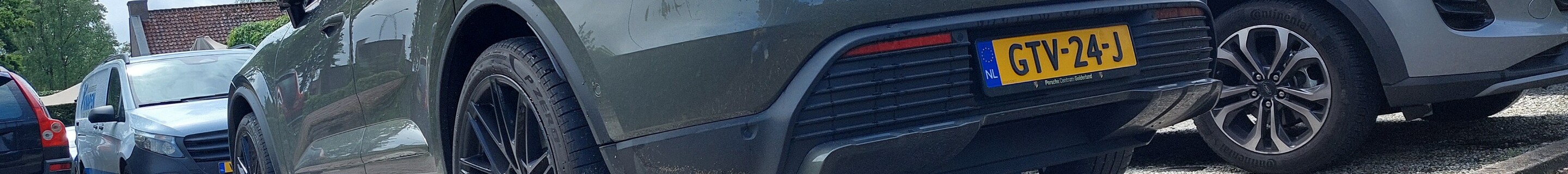 Porsche Macan EV Turbo