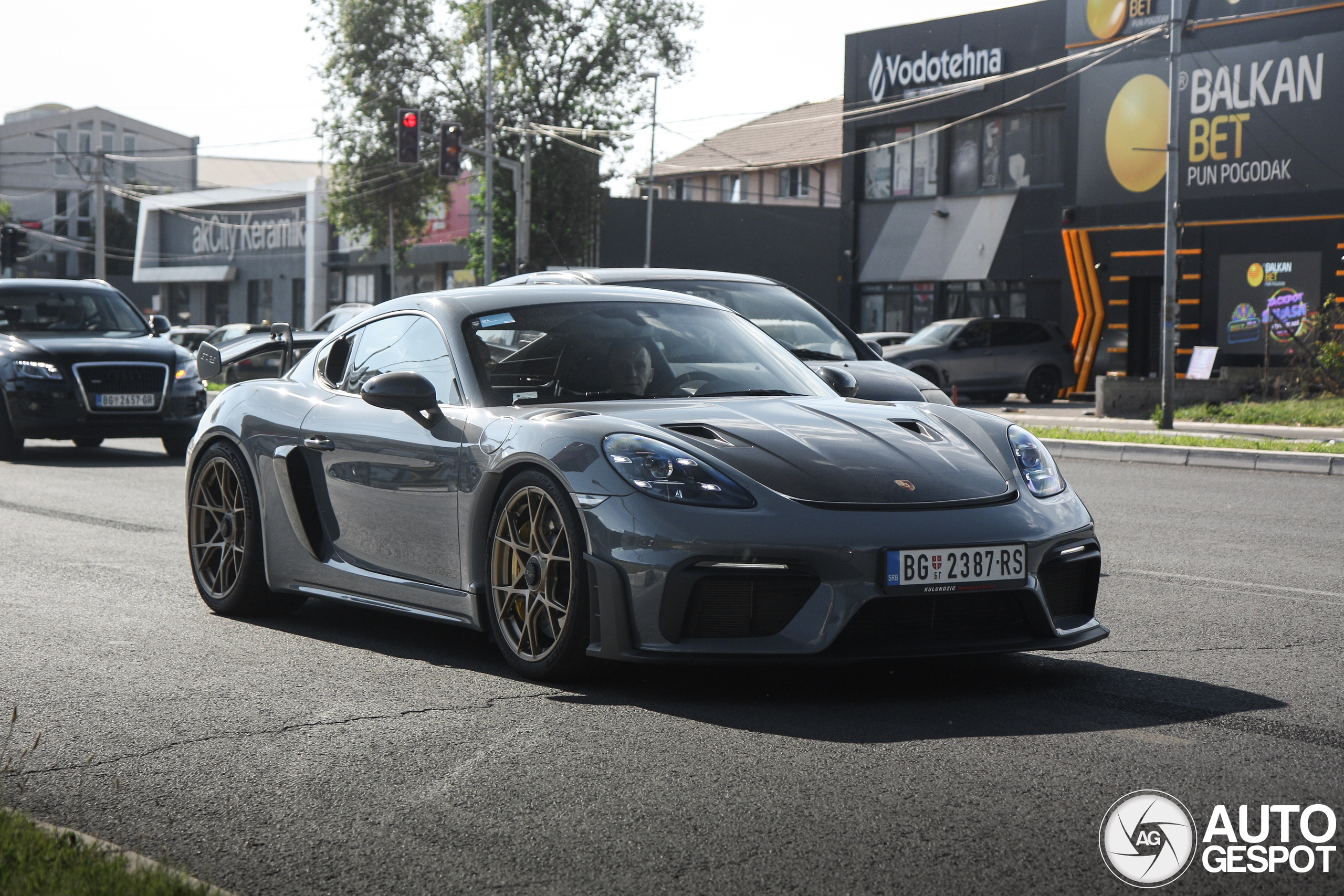 Porsche 718 Cayman GT4 RS Weissach Package