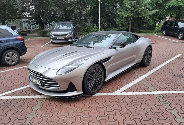 Aston Martin DB12
