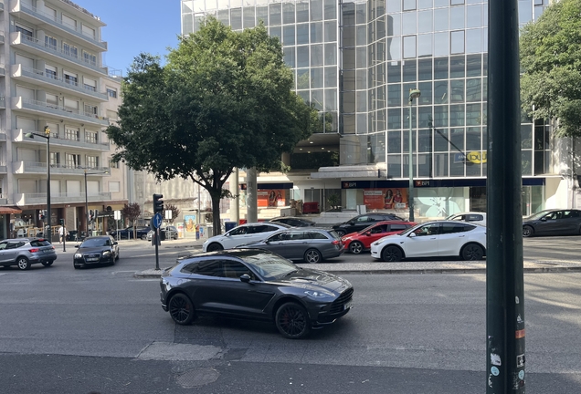 Aston Martin DBX707