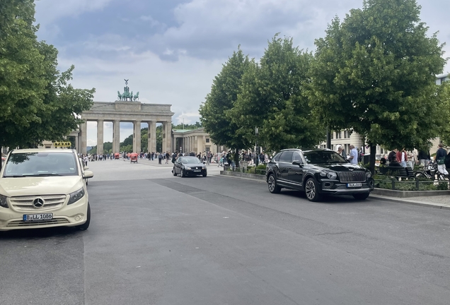 Bentley Bentayga Azure EWB First Edition