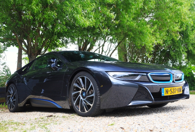 BMW i8