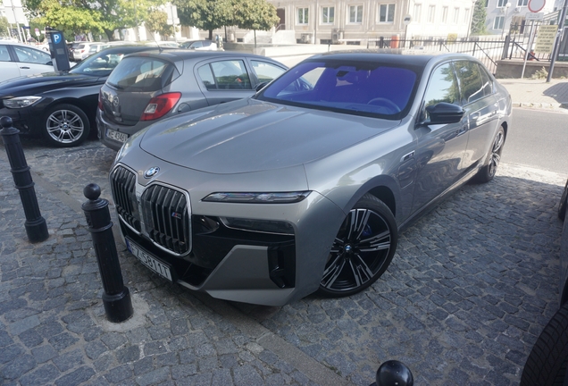 BMW M760e xDrive