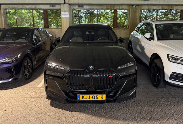 BMW M760e xDrive