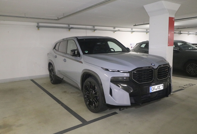 BMW XM G09 Label Red
