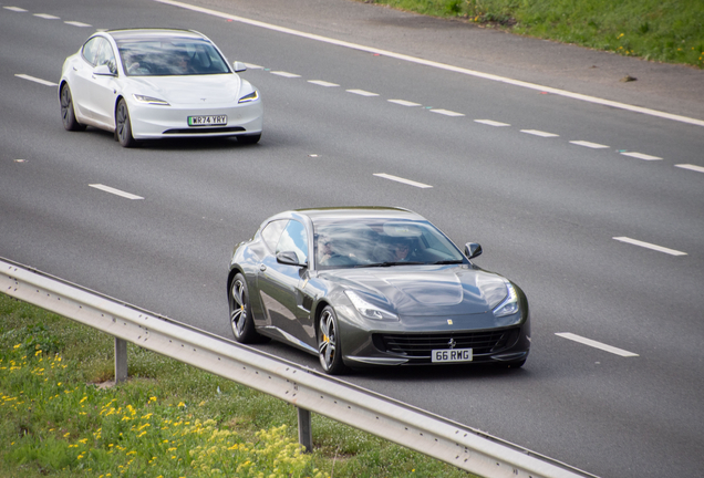Ferrari GTC4Lusso