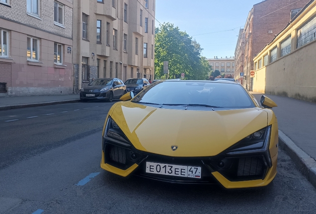 Lamborghini Revuelto
