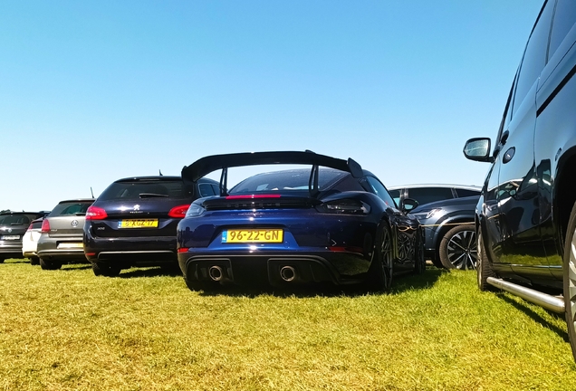 Porsche 718 Cayman GT4 RS Weissach Package
