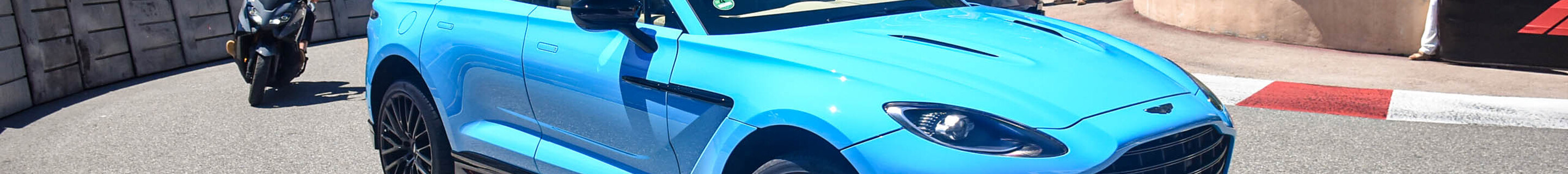 Aston Martin DBX707