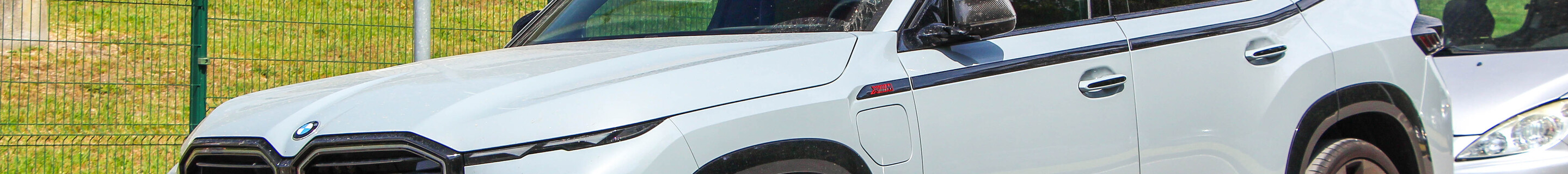 BMW XM G09 Label Red