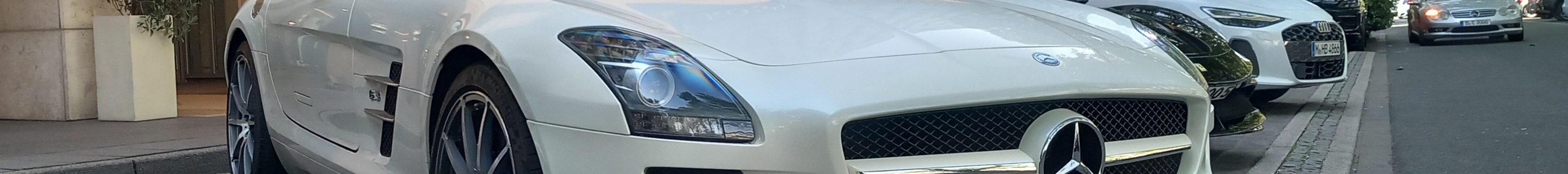 Mercedes-Benz SLS AMG